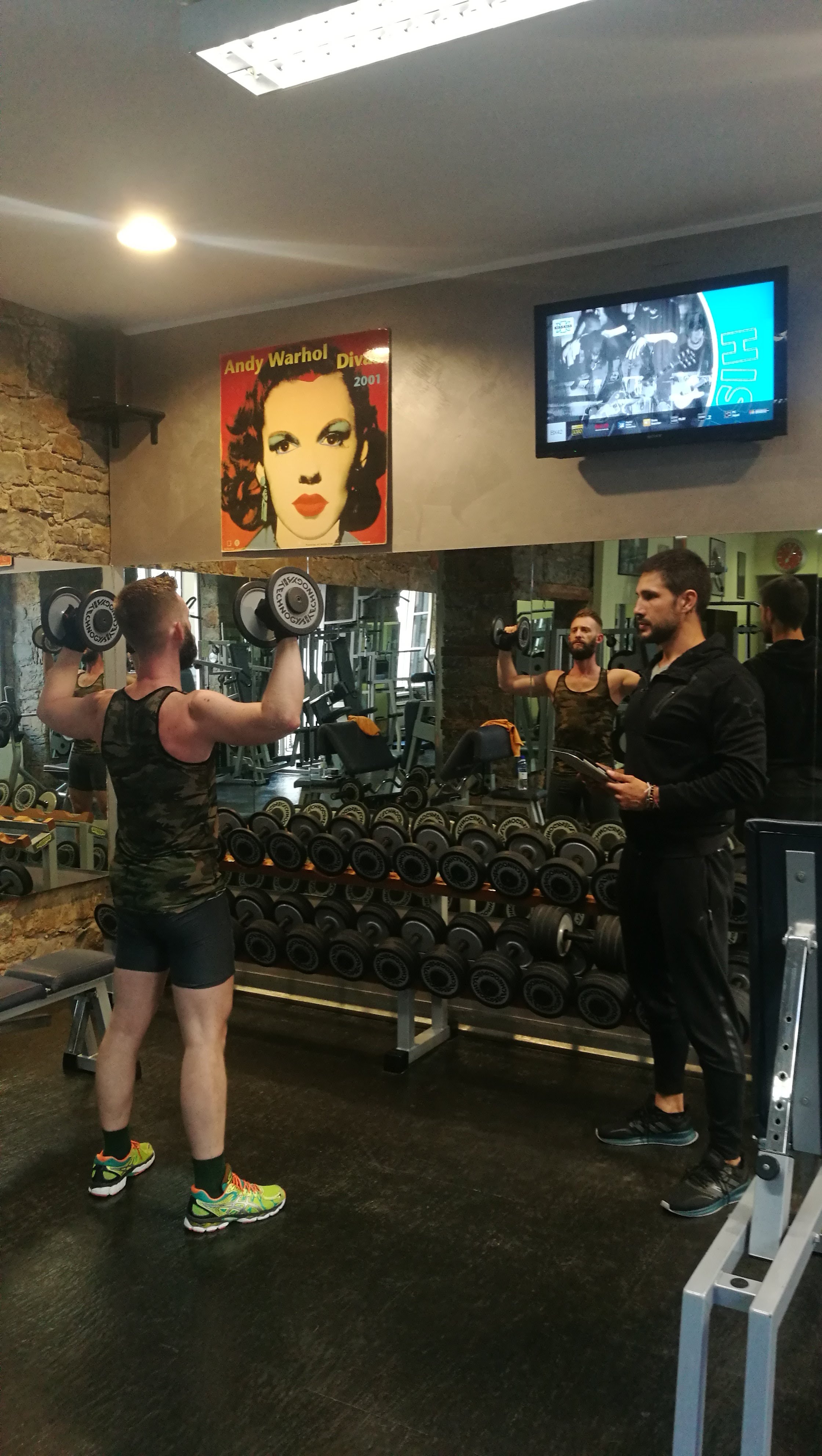 Andrea Dotteschini segue un allenamento in palestra